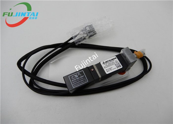 JUKI FX-1 FX-1R LT4 ชิ้นส่วนเครื่องจักร Juki สายมอเตอร์ ASM AC10W HC-BH0136L-S4 L816E2210A0